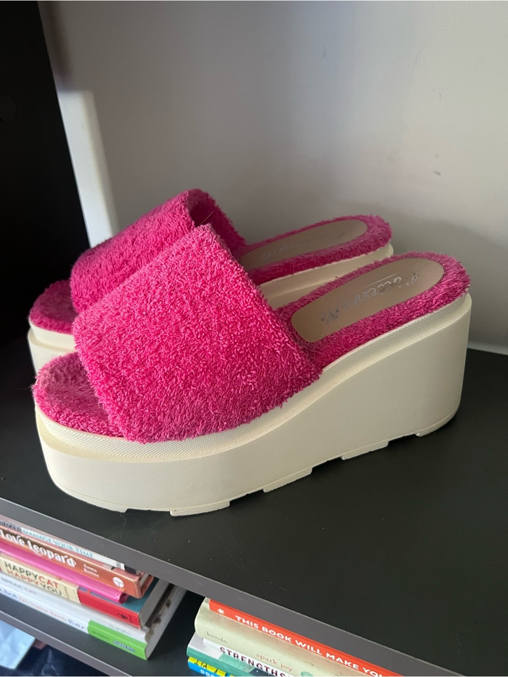 L'INTERVALLE Hot Pink Terry Cloth Platform Slides